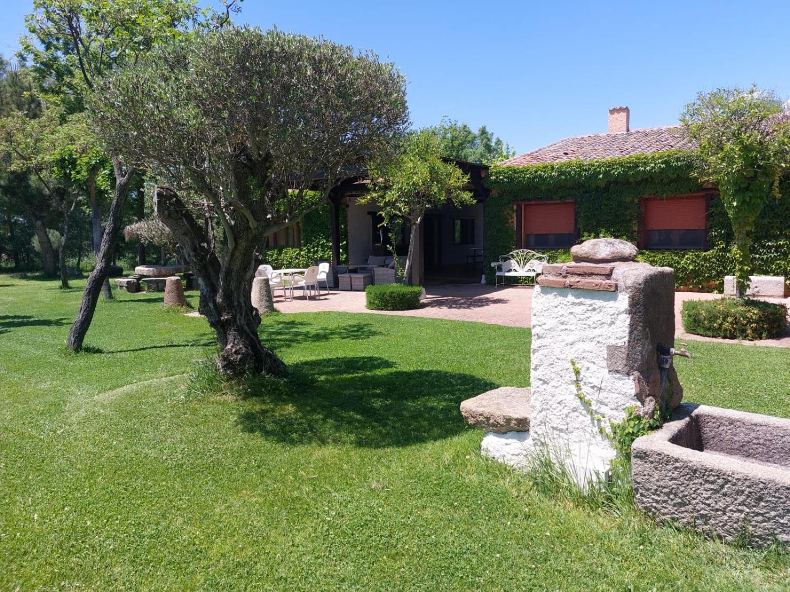 Вилла Complejo Rural La Badia Лусильос Экстерьер фото